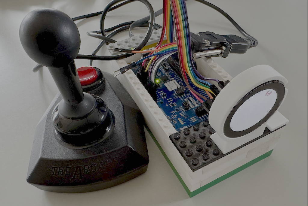 The final setup, with the display attached in its 3D printed support.
